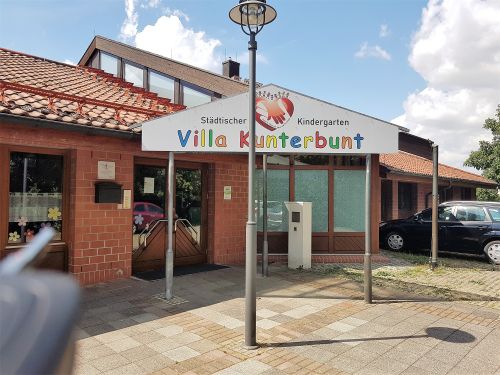 Eingang des Kindergarten "Villa Kunterbunt"