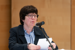 Die zweite Bürgermeisterstellvertreterin Frau Steinel-Hofmann hält eine Rede