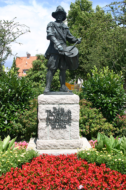 Statue eines Trommlers
